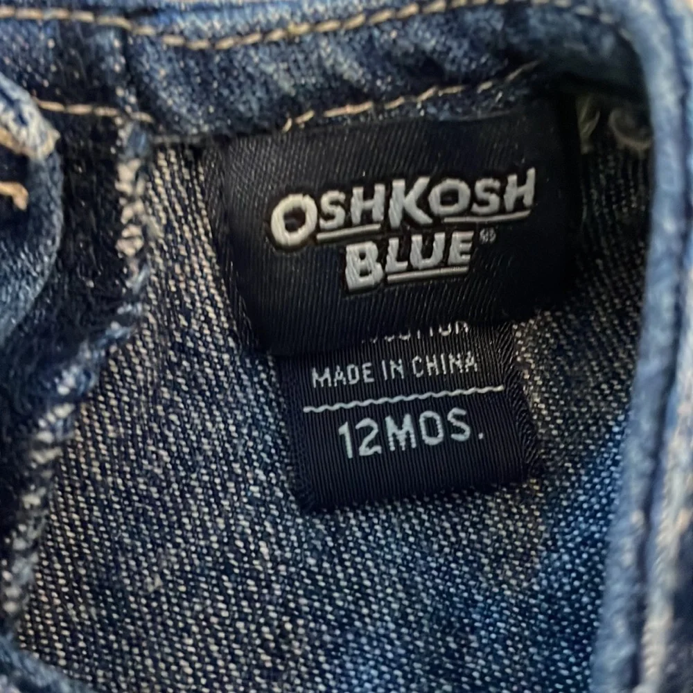 Oshkosh size 12 mths